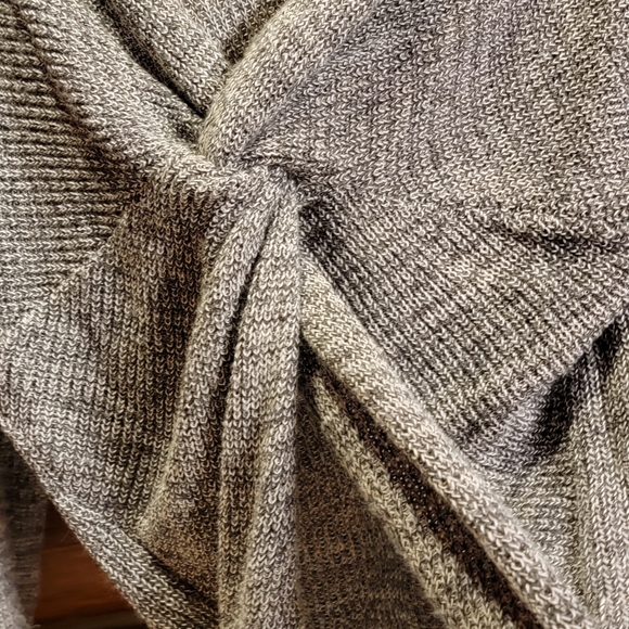 Absolutely Creative Unique gray sweater - Picture 4 of 6